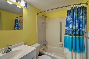 'the Palms' Cocoa Beach Condo: Walk to Beach!