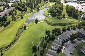 Branson Condo on Golf Course: Community Pool!