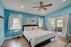 Game Room & Deck: Spacious Home in St James City