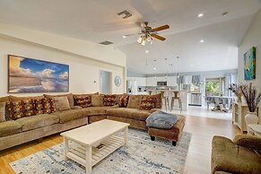 Game Room & Deck: Spacious Home in St James City