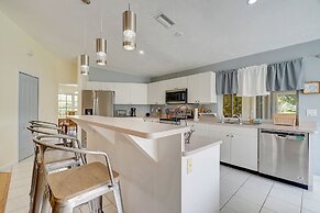 Game Room & Deck: Spacious Home in St James City