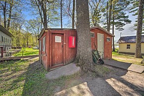 Stone Lake Cabin: Grill & Access to Fishing!