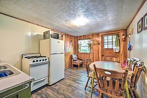 Stone Lake Cabin: Grill & Access to Fishing!
