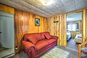 Stone Lake Cabin: Grill & Access to Fishing!