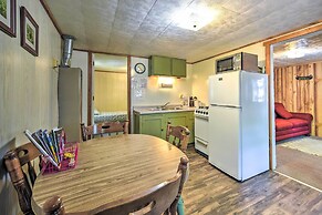 Stone Lake Cabin: Grill & Access to Fishing!
