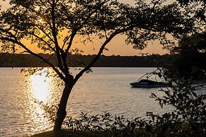 Private Pool & Screened Deck: Mashpee Home!