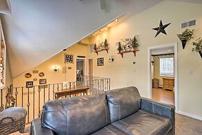 Charming Retreat ~ 1 Mi to Ossipee Lake Marina!