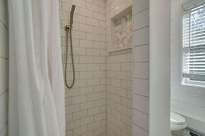 Cozy Falmouth Studio ~ 2 Mi to Beach & Dining