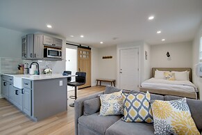 Cozy Falmouth Studio ~ 2 Mi to Beach & Dining