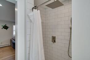 Cozy Falmouth Studio ~ 2 Mi to Beach & Dining