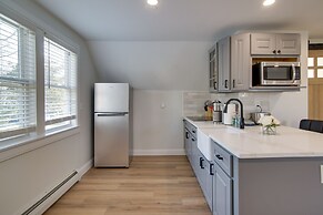 Cozy Falmouth Studio ~ 2 Mi to Beach & Dining