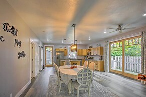 Bright Lower-level Unit ~ 1 Mi to Lake Michigan