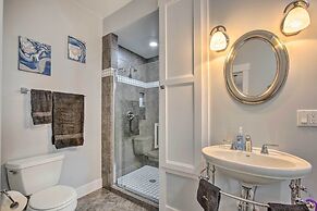 Bright Lower-level Unit ~ 1 Mi to Lake Michigan