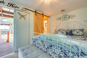 Pet-friendly Canyon Lake Cabin, 1 Mi to Water!