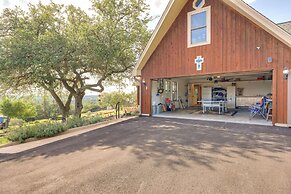 Pet-friendly Canyon Lake Cabin, 1 Mi to Water!
