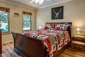 Pet-friendly Canyon Lake Cabin, 1 Mi to Water!
