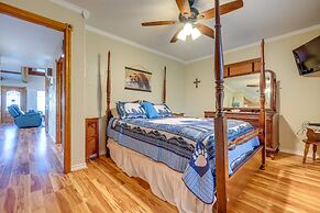 Pet-friendly Canyon Lake Cabin, 1 Mi to Water!