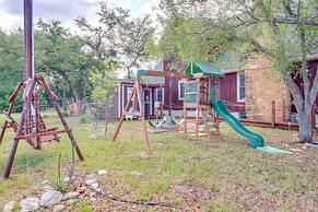 Pet-friendly Canyon Lake Cabin, 1 Mi to Water!