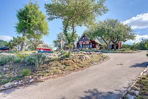 Pet-friendly Canyon Lake Cabin, 1 Mi to Water!