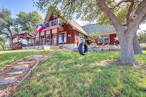 Pet-friendly Canyon Lake Cabin, 1 Mi to Water!