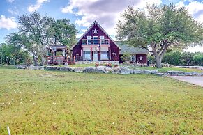 Pet-friendly Canyon Lake Cabin, 1 Mi to Water!