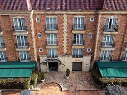 Hotel Windsor House Inn By GEH Suites