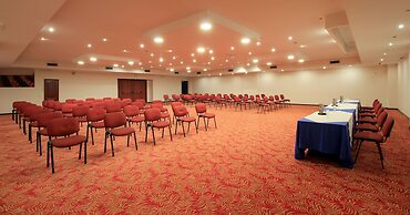 Hotel Windsor House Inn By GEH Suites