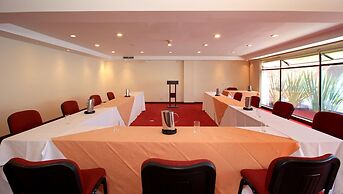 Hotel Windsor House Inn By GEH Suites