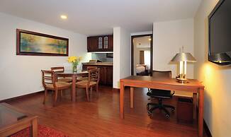 Hotel Windsor House Inn By GEH Suites
