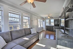 < 2 Mi to Pleasure Pier: Cozy Beach Bungalow