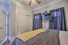 < 2 Mi to Pleasure Pier: Cozy Beach Bungalow