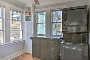 < 2 Mi to Pleasure Pier: Cozy Beach Bungalow