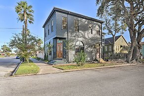 Stunning Historic Home < 4 Mi to Beaches!