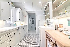 Walkable Dennis Cottage: 'the Blue Scallop'