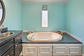 Steinhatchee Home w/ Boat Parking: 1 Mi to Marina