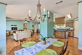 Steinhatchee Home w/ Boat Parking: 1 Mi to Marina