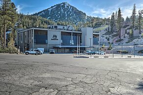 Contemporary Mountain Retreat - Walk to Slopes!