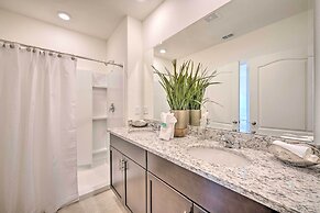 Private Pool & Resort Perks: Home in Davenport