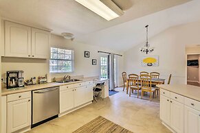 Sunshine State Escape: 3 Mi to Navarre Beach!