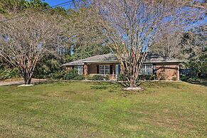 Sunshine State Escape: 3 Mi to Navarre Beach!