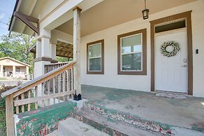 Walk to Dtwn Hot Springs: 'lazy Daze Bungalow'