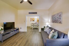 Walk to Dtwn Hot Springs: 'lazy Daze Bungalow'