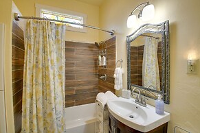 Walk to Dtwn Hot Springs: 'lazy Daze Bungalow'