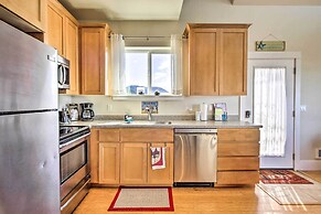 Oceanfront Cottage W/deck & Secluded Beach Access!