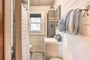 < 2 Mi to Lake: Big Bear City Cabin w/ Hot Tub!