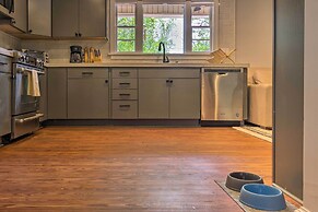 Dog-friendly Home: 1 Mi to Downtown Hendersonville