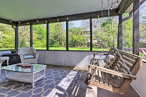 Dog-friendly Home: 1 Mi to Downtown Hendersonville