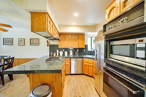 All-season Crestline Escape - 2 Mi to Lake!