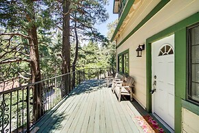 All-season Crestline Escape - 2 Mi to Lake!