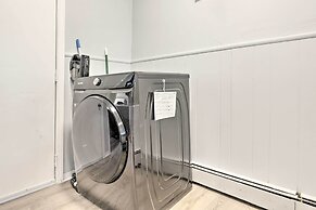 Springfield Vacation Rental: 1 Mi to Downtown
